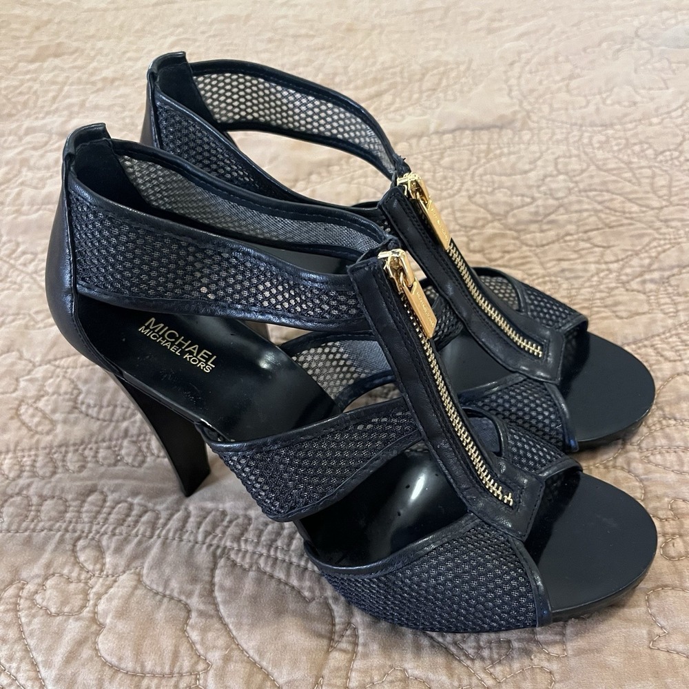 MICHAEL Michael Kors Womens Black Berkley Mesh T Strap Size 9.5M Edgy Glam Chic